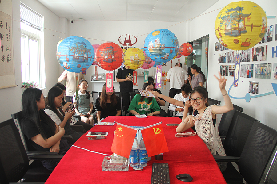 Jiangsu Luoming pořádá aktivity festivalu v polovině autanu